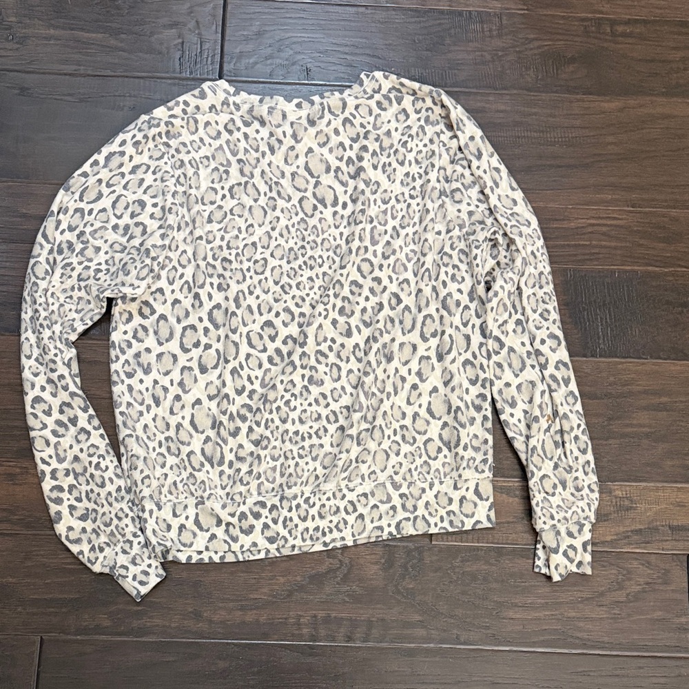 Wildfox top Cream and Gray Leopard Print - Picture 4 of 6